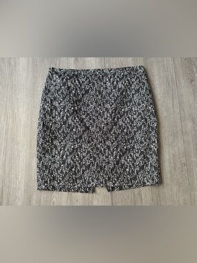 Express Skirt Sz 8 Black White Geometric Print Knee Length Pencil Straight.